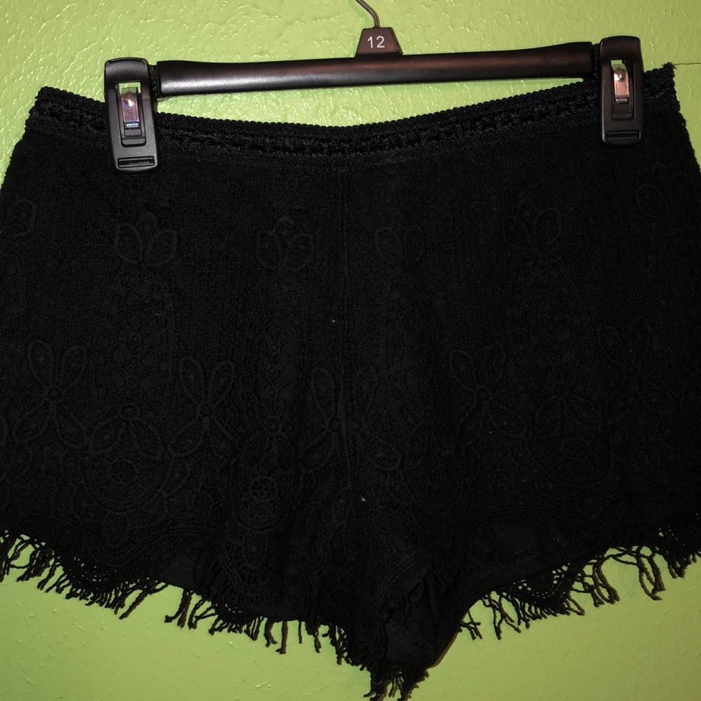 black mossimo shorts